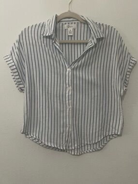 Japna Light Blue and White Vertical Stripe Button-up shirt Medium preppy beach